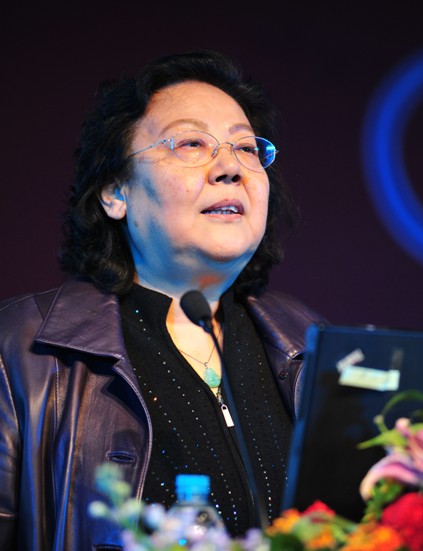 北京大学教授、原北京大学软件与微电子学院副院长苏渭珍女士致辞